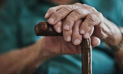 Avrupa’da alarm zilleri çalıyor! Avrupa’nın nüfusu azalıyor ve yaşlanıyor! Peki, hangi önlemler yolda? İşte İslam’da yaşlılara verilen önem