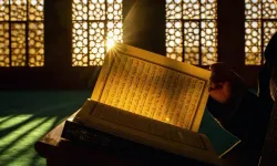 24 Ağustos 2026 Mevlid Kandili’nde Neler Yapılır, Hangi Sureler Okunur? Yasin, Fatiha ve İhlas Okunur mu, Kaç Defa Okumak Gerekir?