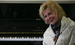 Gülsin Onay'ın Eşi ve Oğlu Kimdir? Piyanist Ersin Onay ile Evliliği, Erkin Onay ve Sanatçı Ailesinin Hikâyesi