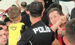Minik taraftarın formasını zorla çıkarttıran tribün zorbasına ev hapsi verildi!