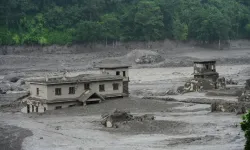 Nepal'deki sel faciasında kahreden gerçek...Deprem değilmiş!