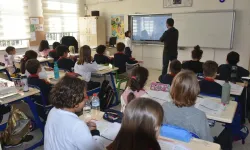 MEB 2026-2027 Okulların Açılış Tarihi Ne Zaman, Yaz Tatili Uzayacak mı, Kasım ve Mart Ara Tatili Yapılacak mı, Sömestr Tatili Hangi Tarihte?