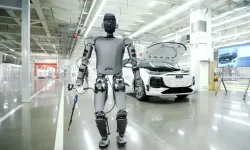 Otomotivde devrim: Konuşan robotlar fabrikalara giriyor