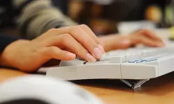Üniversite Kayıtları İçin Gerekli Belgeler 2026 Neler, e-Kayıt ve Yüz Yüze Kayıt Nasıl Yapılır? e-Devlet Evrak Listesi