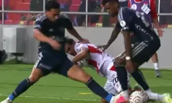Samsunspor-Fenerbahçe maçının tartışmalı pozisyonları: "Net kırmızı"