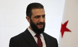 Ahmet El Şara’nın imzasını nasıl buldunuz? Bir imza hangi yönleri ile değerlendirilir? Kişinin imzası karakterini de yansıtır mı?
