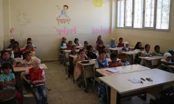 Suriye'de Kürtçe öğretmen alımı başladı
