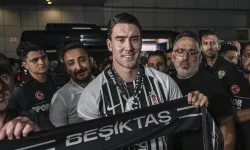 Beşiktaş, Vlahovic ile 3 yıllık sözleşme imzaladı