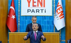 Yeni Parti ilk açık meclis grup toplantısını gerçekleştirdi! Özgür Özel CHP'deki çözülmeyi rakamlarla ifade etti