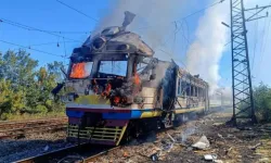 Avrupa ve Rusya savaşın kıyısından döndü! Sınırda tren vuruldu Fransa ayağa kalktı