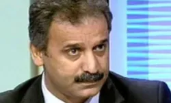 Mehmet Faraç kimdir, kaç yaşında, nereli, evli mi, çocukları kim, mesleği ne, hangi gazetelerde çalıştı, kitapları ve aldığı ödüller neler?