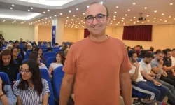 22 yıldır gençlere ücretsiz tarih dersi veriyor! 10 binden fazla öğrenciye ulaştı