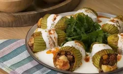 Gelinim Mutfakta günün yemeği şıhıl mahşi nedir, nasıl hazırlanır, hangi yöreye ait, malzemeleri neler, sarımsaklı yoğurt eklenir mi?