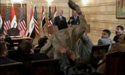 Bush'a ayakkabı fırlatan gazeteci... Ayakkabıyı atarken Bush'a nasıl seslendi! O gazeteci daha sonra neler yaşadı! Ve bir soru!
