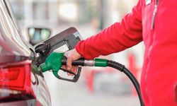 Eşel mobil kalkanı kalkıyor: Benzine tarihin en büyük zammı yolda