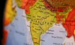 Hindu rejimi İslam’a savaş açtı: Hindistan’da medreseler mühürleniyor!