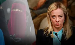 İtalya'da Meloni hükümetinden tartışmalı karar: Okullarda peçe ve burkaya yasak! Uymayana ağır ceza...