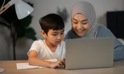 Kadınların çalışmasına elbette karşı olunmaz ama… Kadınların birinci hassasiyeti “Annelik görevi” olmalı!