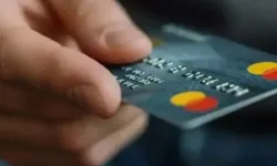 Süresi biten banka kartlarını makasla kesenleri bekleyen görünmez tehlike