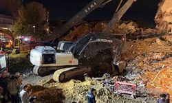 Küçükçekmece'de kentsel dönüşüm kazası: Yıkılan binadan kopan parçalar yoldakileri yaraladı