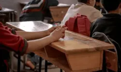 Depo (norm fazlası) öğretmen maaşı ne kadar 2026? Norm fazlası öğretmen maaş alır mı, ek ders alabilir mi?