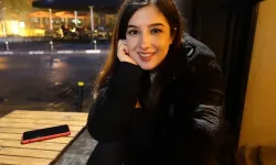 Sümeyra Çenet Kimdir, Ne İş Yapıyor, Ruhi Çenet’in Neyi, Kardeş Mi?