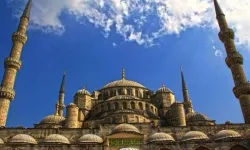 2027 Dinî Günler Takvimi: Berat Kandili, Ramazan Başlangıcı, Kadir Gecesi ve Bayram Ne Zaman?
