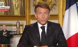 Fransa sokakları savaş alanına döndü: Macron'dan "Bunu ülkemize nasıl yaparsınız?" çıkışı