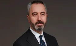 Bekir Bayrakdar evli mi? Kaç çocuğu var? Eşi kim? Nerede doğdu? Hangi kurumlarda çalıştı?