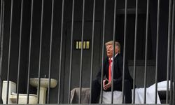 ABD Başkanı Trump İran'da 'sembolik' olarak hapishaneye atıldı