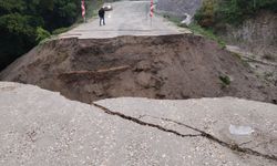 Balıkesir'de sağanak ulaşımı aksattı