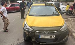 Bingöl'de taksinin çarptığı elektrikli bisikletteki 2 çocuk yaralandı