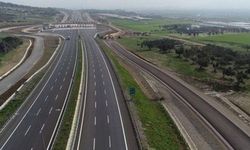 Otomobil bölünmüş yolda kaçla gider, kamyonet hız sınırı kaç, panelvan ve minibüs için limit ne kadar?