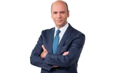 Kim Milyoner Olmak İster sunucusu Cem Öğretir kim? Eşi kimdir? Nereli? Kaç yaşında? Kaç yıldır evliler? Çocukları var mı