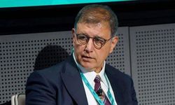 Cemil Tugay ne doktoru, hangi hastanelerde çalıştı, kaç yaşında, nereli, neden siyasete girdi?