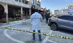 Esenyurt'ta silahlı dehşet: Kurşun yağdırıp araç gasp etti