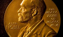 Buzu teleskopa çeviren bilim insanı: 2026 Nobel Fizik Ödülü Francis Halzen'in!