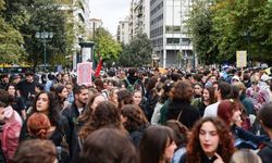 Yunanistan’da öğrenciler sokağa indi! Eğitim için eylem