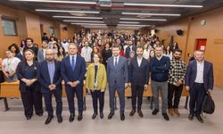 Basın İlan Kurumu Genel Müdürü Abdulkadir Çay, İstanbul Üniversitesi öğrencileriyle buluştu