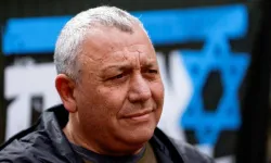 İsrailli gazeteci, Netanyahu'nun seçimlerdeki en güçlü rakibi Eisenkot'a 'maymun' dedi