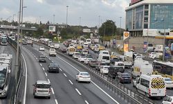 İstanbul'da akşam saatlerinde trafik yoğunluğu yaşanıyor