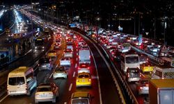 Cuma akşamı İstanbul’da trafik kilit: Yoğunluk yüzde 80'i gördü