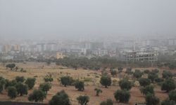 Kilis'te gökyüzü karardı: Toz bulutu esir aldı