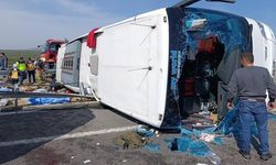 Manisa'da Tır ile otobüs çarpıştı: 11 can kaybı var