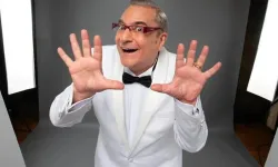 Mehmet Ali Erbil'in annesi kimdir? Babası kim? Üvey babası kim? Annesi neden öldü?
