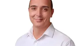 Cem Kotan hangi partiye geçti? Yeni Parti'ye katıldı mı? CHP'den neden ayrıldı? Rozeti ne zaman takılacak?