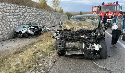 Çorum'da feci kaza! 4 kişi öldü, 2 kişi yaralandı