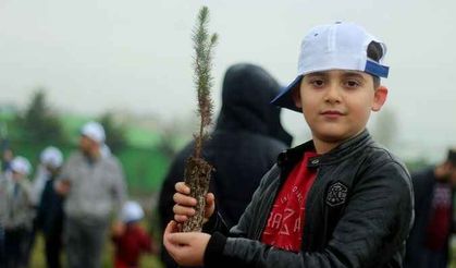 AGD şehitler anısına 600 fidanı toprakla buluşturdu