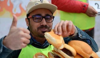 Kayseri'de sucuk yeme yarışması