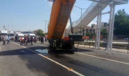 Ankara akılalmaz kaza: Üst geçitten geçen 11 kişi yaralandı